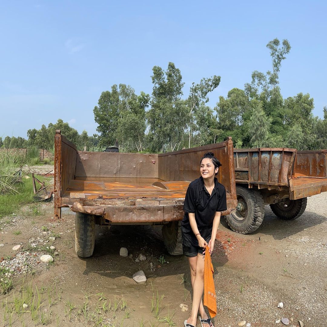 Shehnaaz Gill Mud Photoshoot Spa Time