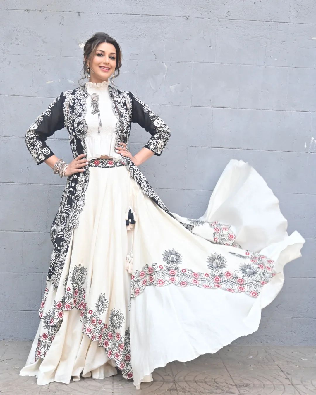 Bollywood Sonali Bendre Style Photos