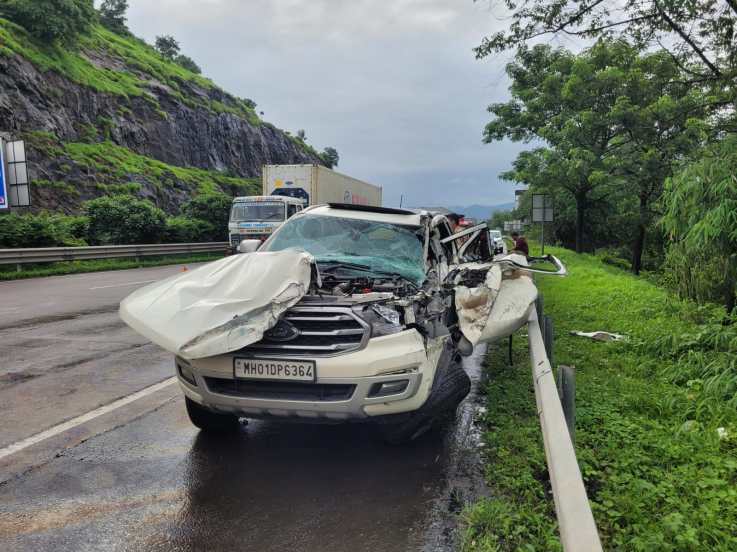 Vinayak Mete accident car