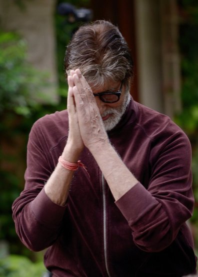 अनेक मीडिया रिपोर्टसने दिलेल्या माहितीनुसार, अमिताभ बच्चन यांनी या पर्वासाठी तब्बल ४ ते ५ कोटी रुपये घेतल्याचे बोललं जात आहे.