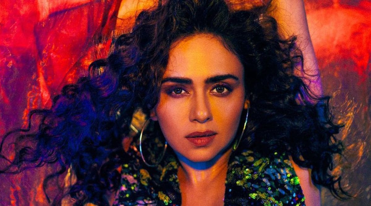 Amruta Khanvilkar fashion