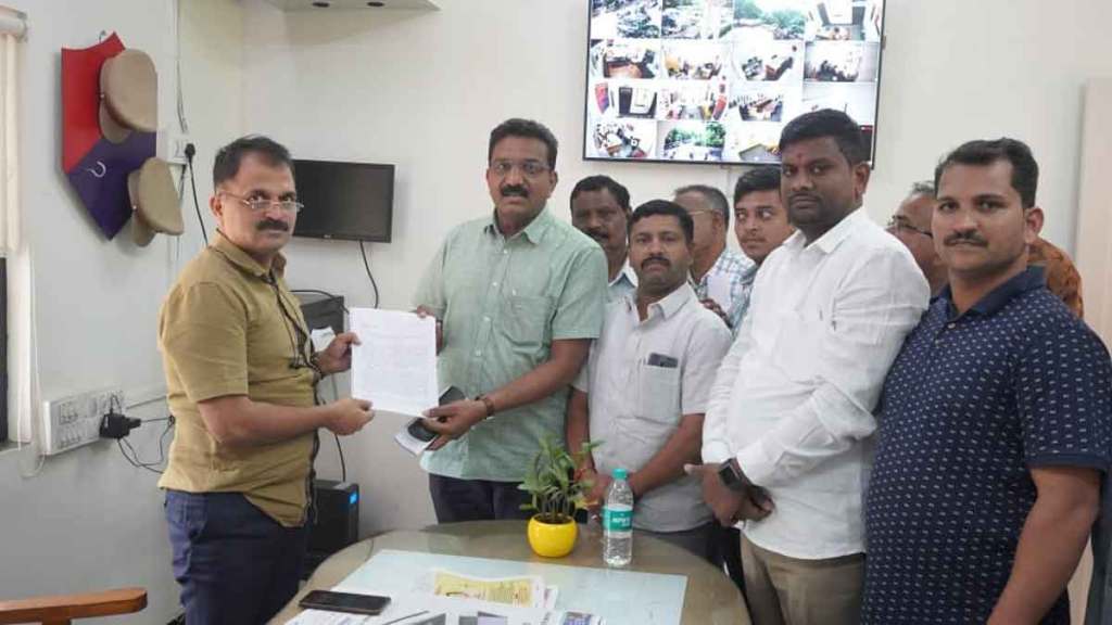 bjp demands to file case against jayant patil