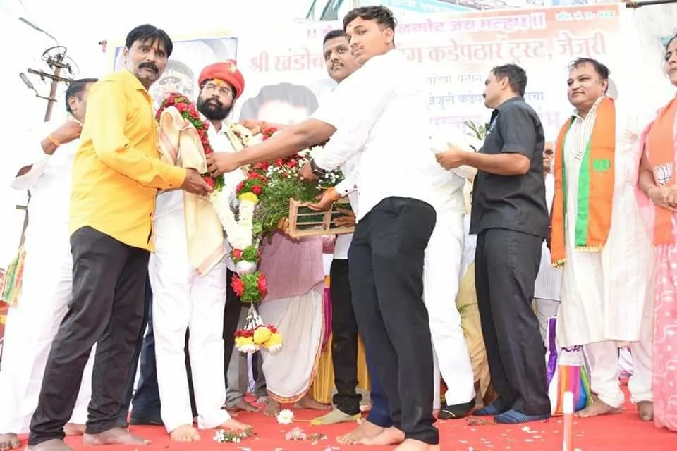 cm eknath shinde visit jejuri temple photos