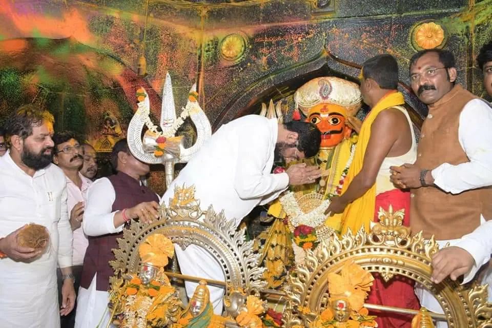 cm eknath shinde jejuri temple visit