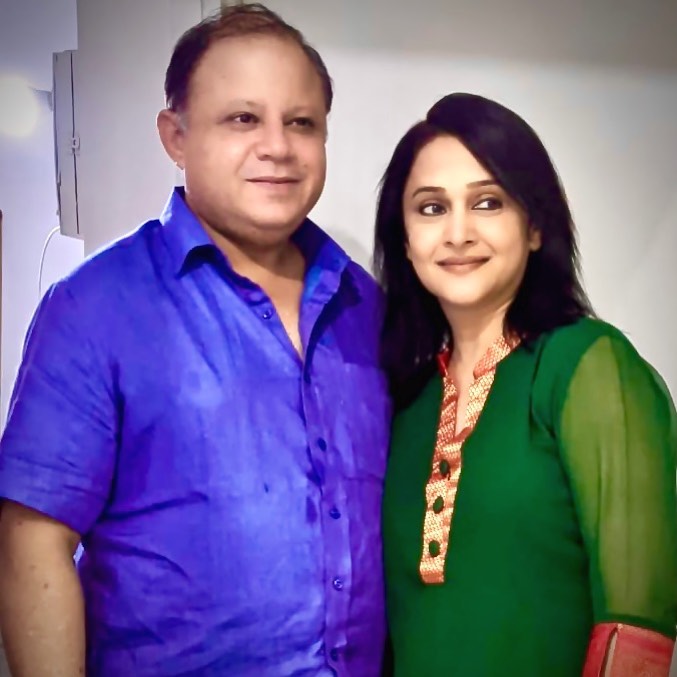 Mrinal Kulkarni husband Mrinal Kulkarni 