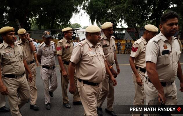 तर येत्या ५ ऑगस्ट रोजी काँग्रेसतर्फे देशभरात महागाई, बेरोजगारी यांच्याविरोधात आंदोलन केले जाईल, अशी माहिती काँग्रेसचे नेते अजय माकन यांनी दिली. (Express photo by Premnath Pandey)