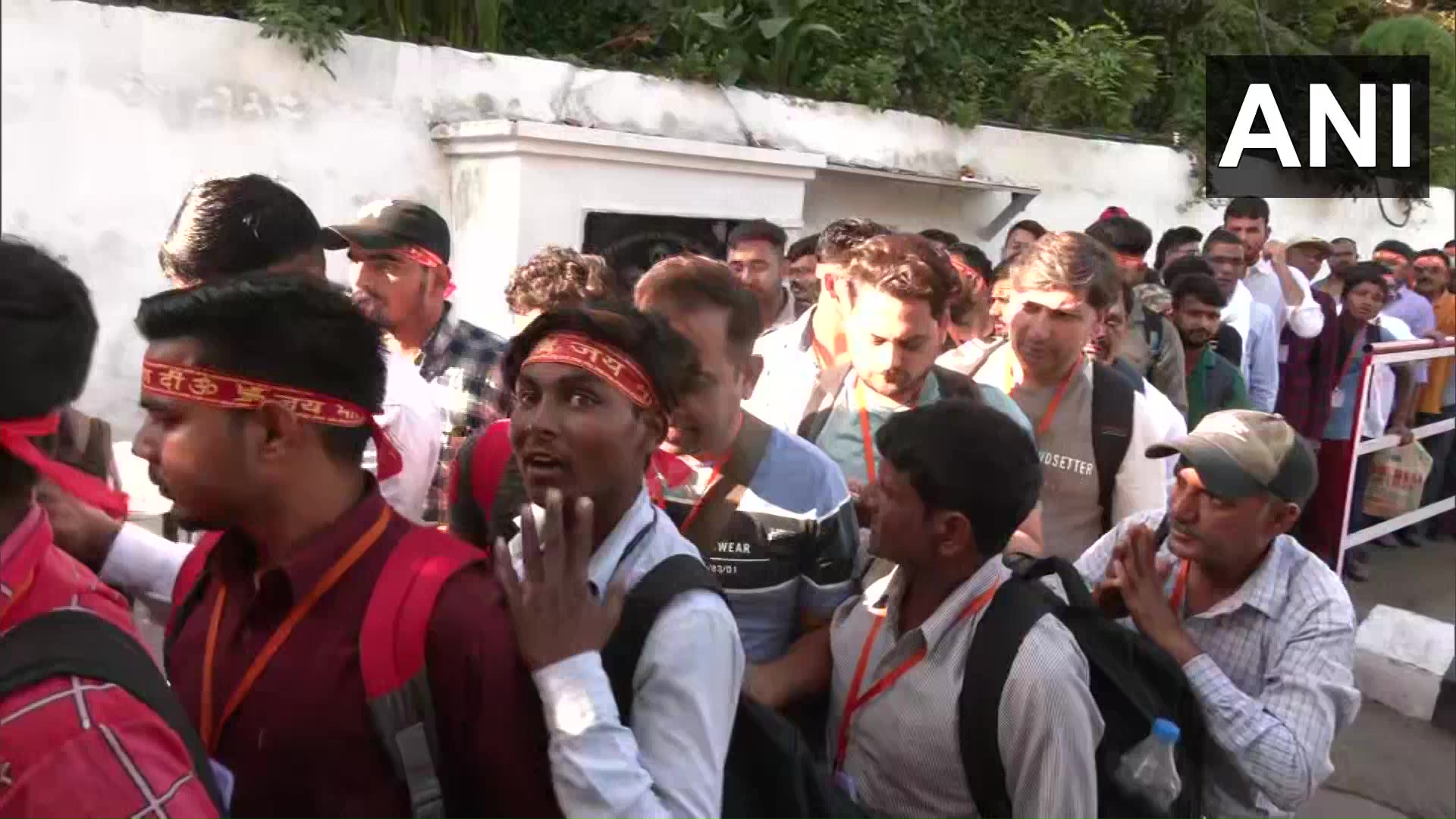 Large number of Devotees arrived at Vaishno Devi Temple on first day of Navratri