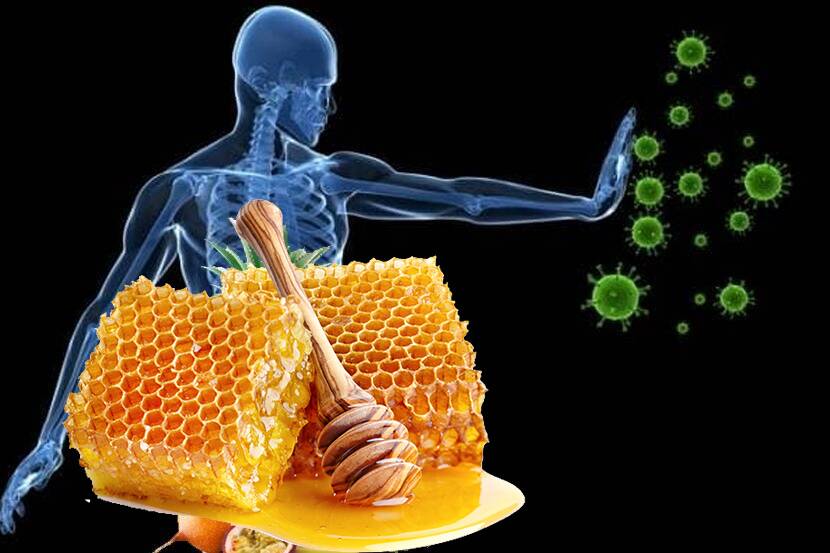 मध हे उपयुक्त जीवनसत्त्वे आणि खनिजांनी भरलेले असते जे या सर्व फायदेशीर पोषक घटकांमध्ये प्रक्रिया केलेल्या साखरेची कमतरता असते.