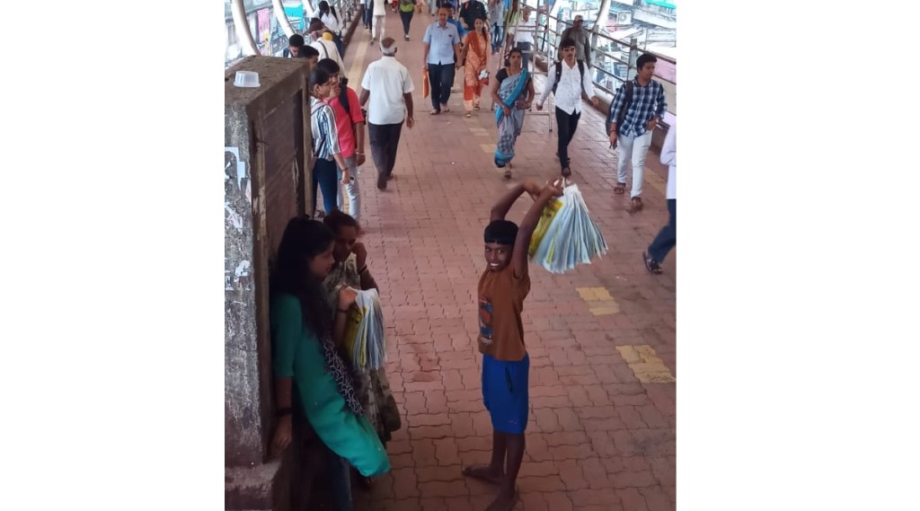 CCTV cameras have been installed on the skywalk in Dombivli