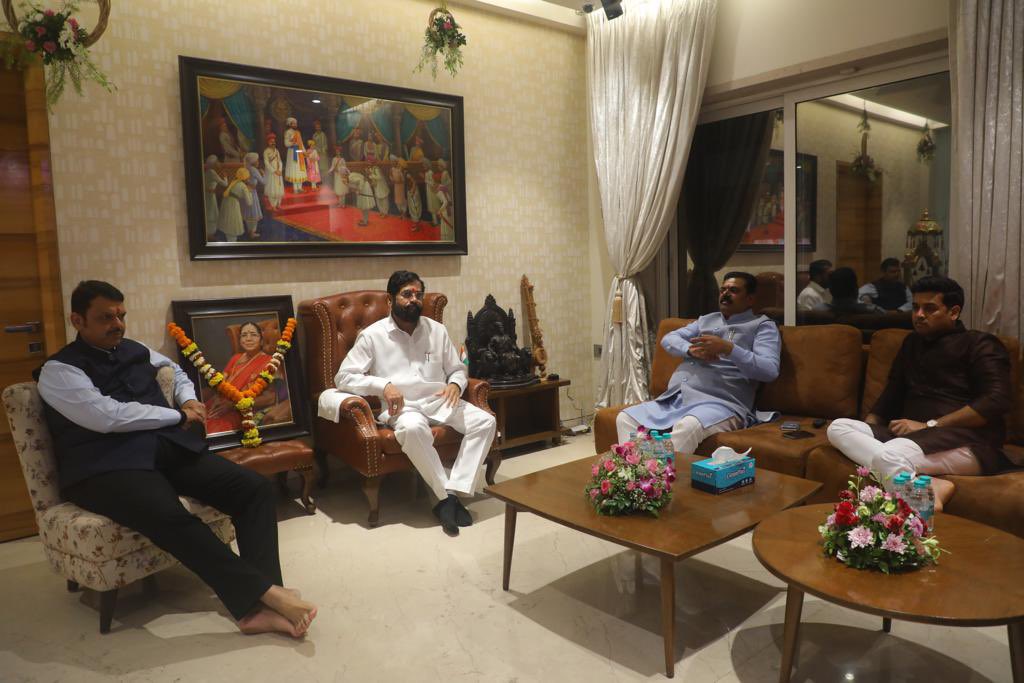 Ganpati utsav 2022 dcm devendra fadnavis reached cm eknath shindes home PM Modi vist Piyush Goyal home on ganesh chaturthi