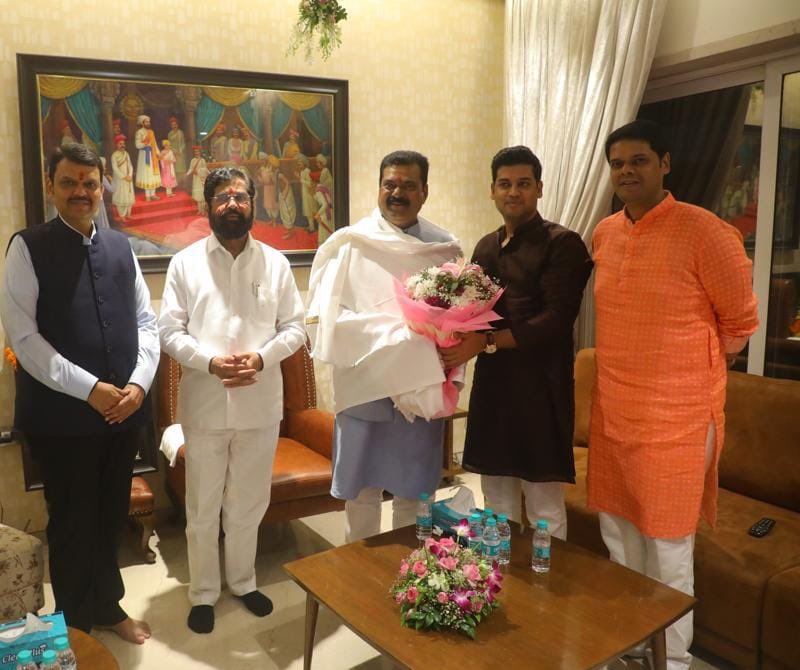 Ganpati utsav 2022 dcm devendra fadnavis reached cm eknath shindes home PM Modi vist Piyush Goyal home on ganesh chaturthi