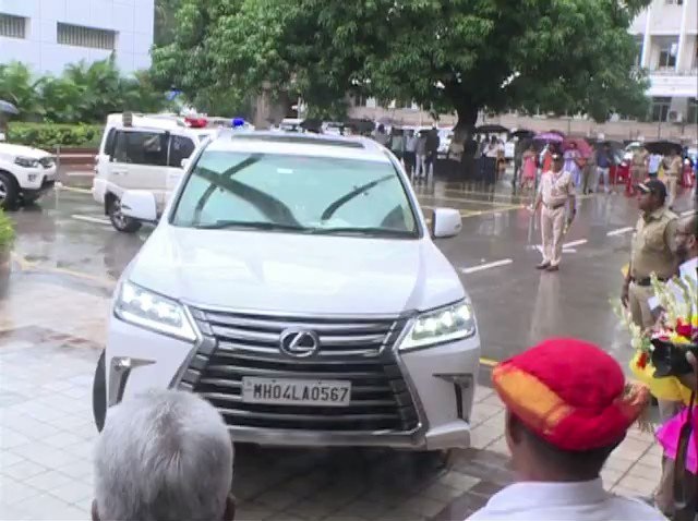 maharashtra cm eknath shinde car number plate 567 auctioned in thane rto for this price