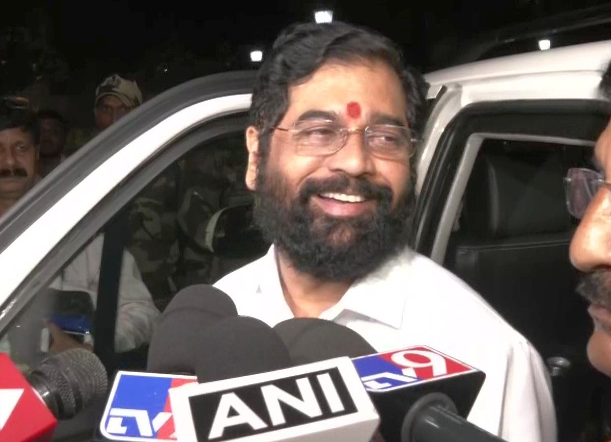 maharashtra cm eknath shinde car number plate 567 auctioned in thane rto for this price