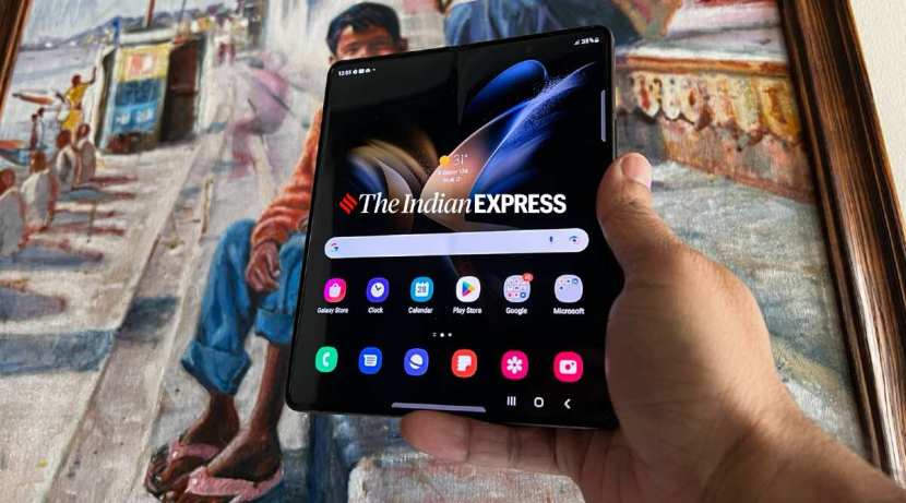 Samsung Galaxy Z Fold 4 आणि Flip 4 सारखे फ्लॅगशिप फोन गेल्या महिन्यात लॉंच केले होते. (Image credit: Nandagopal Rajan/Indian Express)