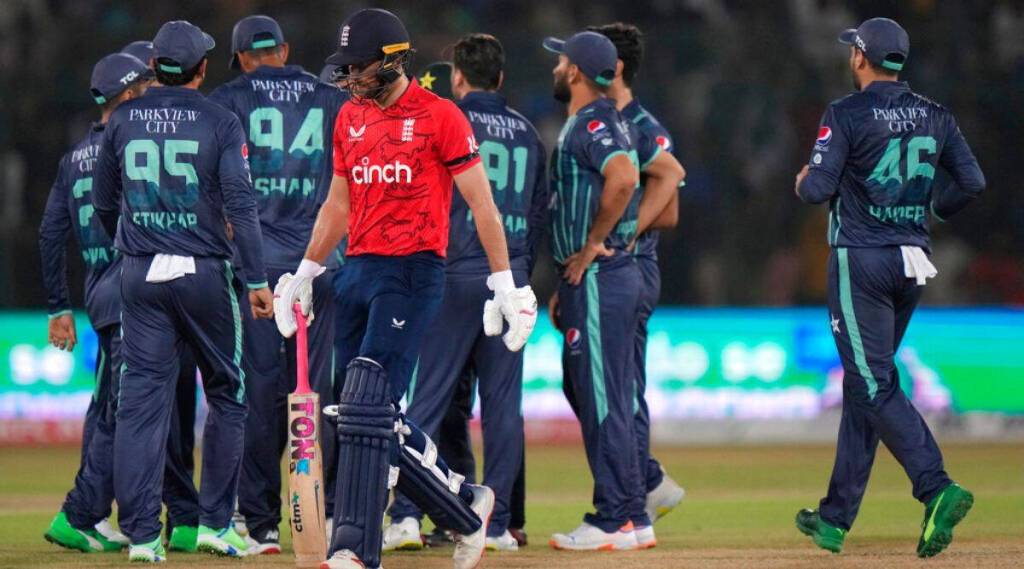 PAK vs ENG: रोमहर्षक लढतीत पाकिस्तानने इंग्लंडचा तीन धावांनी पराभव करून मालिकेत २-२ अशी बरोबरी साधली