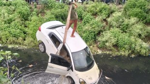 motor crashed old canal Hadapsar, Pune Fortunately no casualties pune