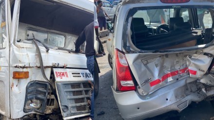 break fail the dumper two peoples seriously injured and eleven cars damaged shiv panvel road navi mumbai