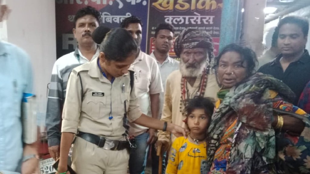 Grandparents who lived on the child's alms were arrested in dombivali railway station