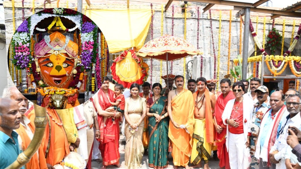 in navratri many devotees coming mahurgad darshan adimaya renuka mata yavatmal vidarbha marathwada