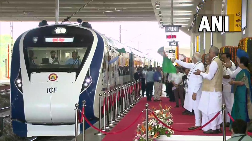 'मेक इन इंडिया' अंतर्गत ही ट्रेन बनवण्यात आली आहे.