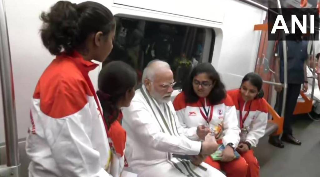 PM modi travelled in METRO