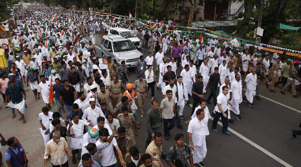 केवळ काँग्रेस नव्हे, तर लाखो देशवासीयांना भारत जोडो यात्रेची गरज वाटत आहे. केंद्र सरकारच्या धोरणांविरोधात सर्वसामान्य नागरिकांनी एकत्र येण्यासाठी या पदयात्रेचे आयोजन केले आहे, असं राहुल गांधी यांनी म्हटलं आहे.