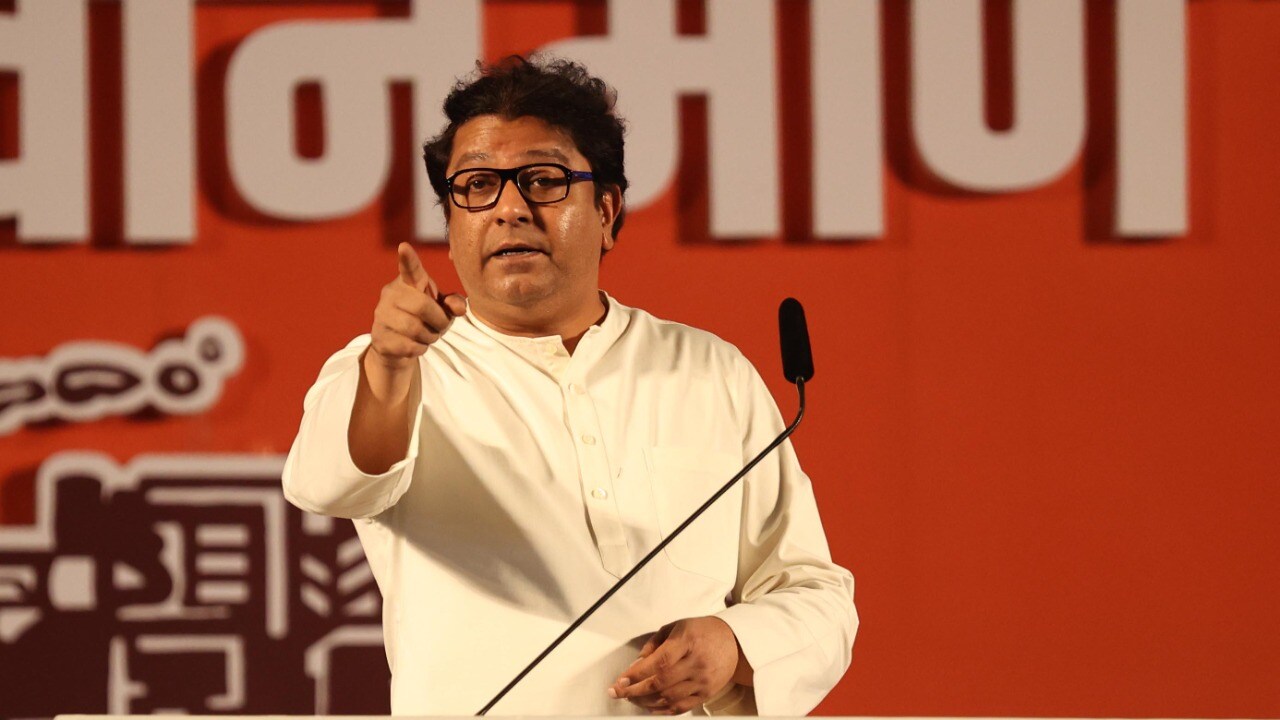 requestmns chief raj thackeray reacts on Pakistan Zindabad Slogan in Pune request amit shah devendra fadnavis to take action