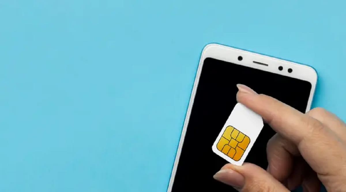 SIM card port