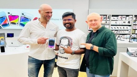 kerala man fly to dubai to buy iphone 14 pro became first buyer