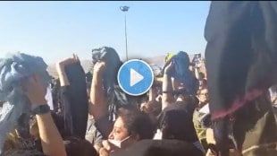 Iran women protest