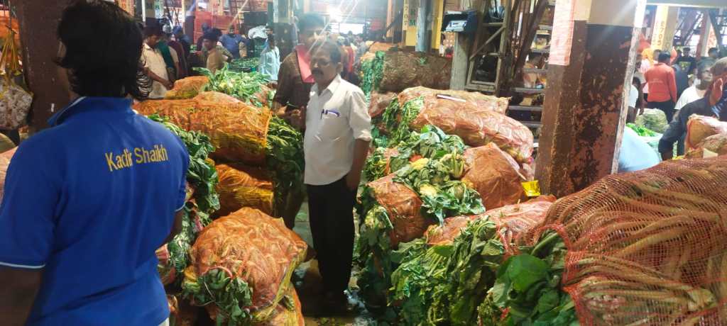 Pitrupaksha fortnight start but vegetables demand decrease in navi mumbai