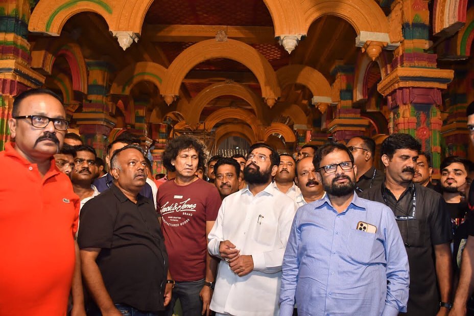 cm eknath shinde visits tembhi naka navratri 2022 photos