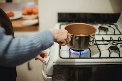 Use these cooking tips to save gas while making meal