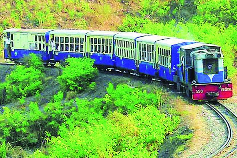 One and a half lakh passengers traveled from Matheran's mini train one crore proft central railway