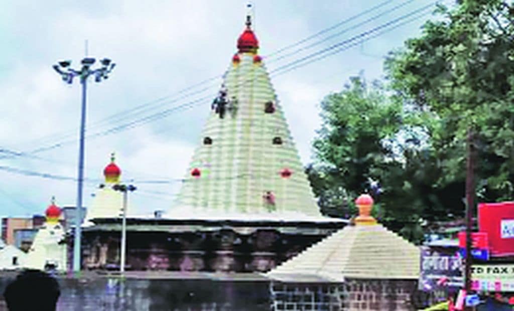 महालक्ष्मी मंदिरात नवरात्र उत्सवात राजकीय कुरघोडी; प्रलंबित कामांबाबत ठाकरे-शिंदे गटांमध्ये चढाओढ