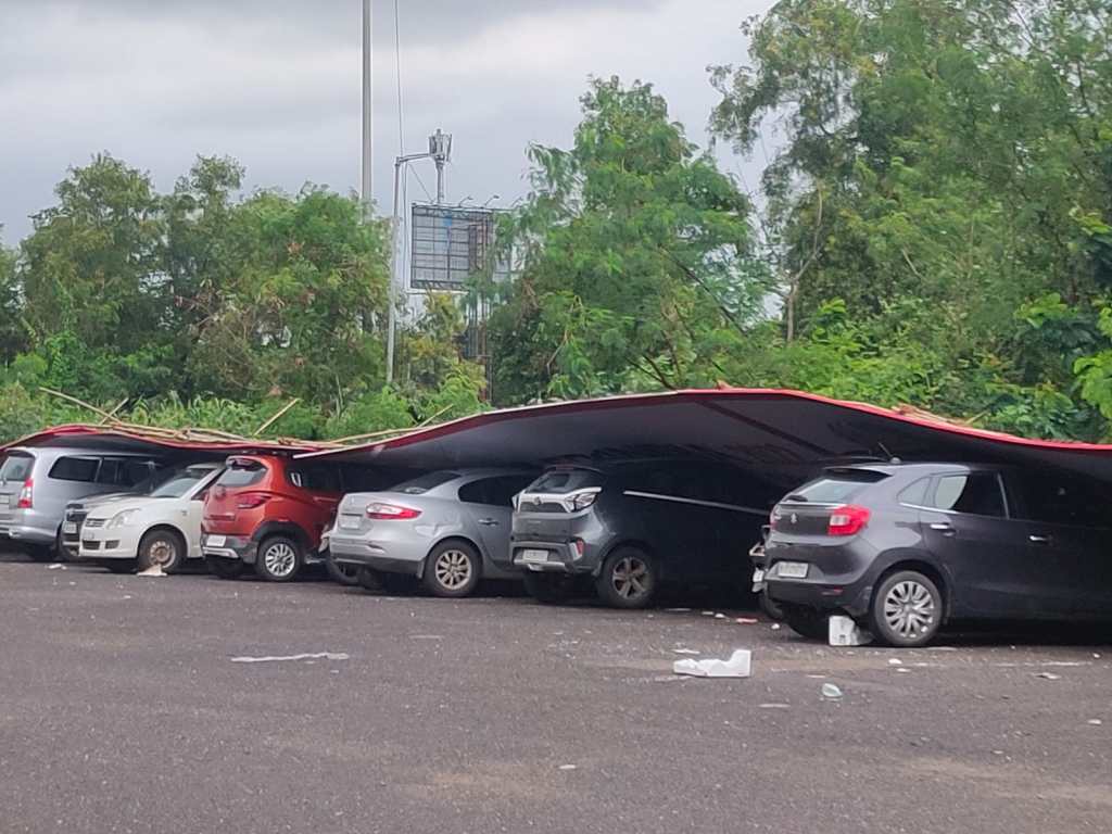 Many cars were damaged due to the fall of government program board navi mumbai