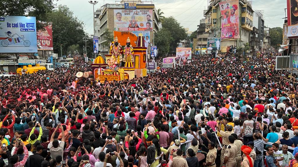 shrimant dagadusheth halawai ganpati visarjan mirvanuk 2022 photos 