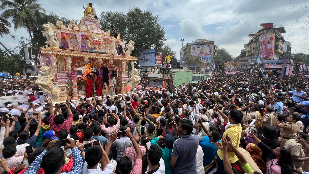 shrimant dagadusheth halawai ganpati visarjan mirvanuk 2022 photos 