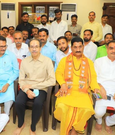 uddhav thackeray and mahant sunil maharaj