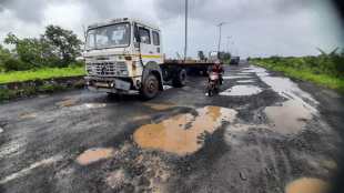 Increase in potholes on Dronagiri to Pagote sea highway due to CIDCO's neglect uran navi mumbai
