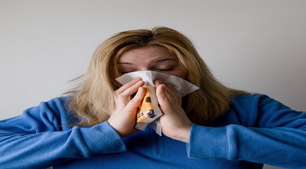 Allergy : धुळीच्या एलर्जीने बेजार झालात? ‘या’ घरगुती उपचारांनी मिळू शकतो आराम