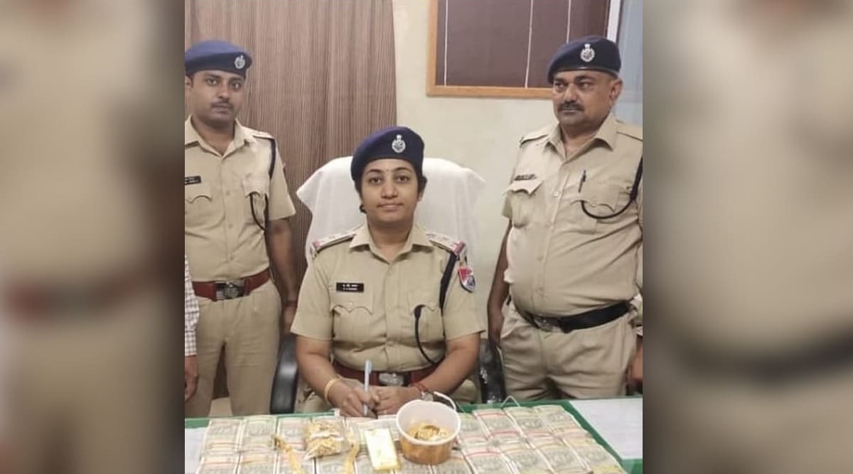 1 crore 71 lakh seized from a trader in Zaveri Bazar at Titwala railway station