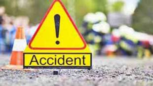 car hit tree on eastern expressway mumbai