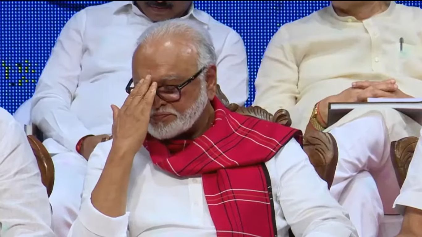 Uddhav Thackeray Chhagan Bhujbal