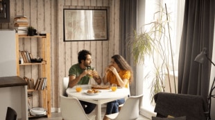 Vastu Shastra Why Husband and Wife Should Not Eat in Same plate