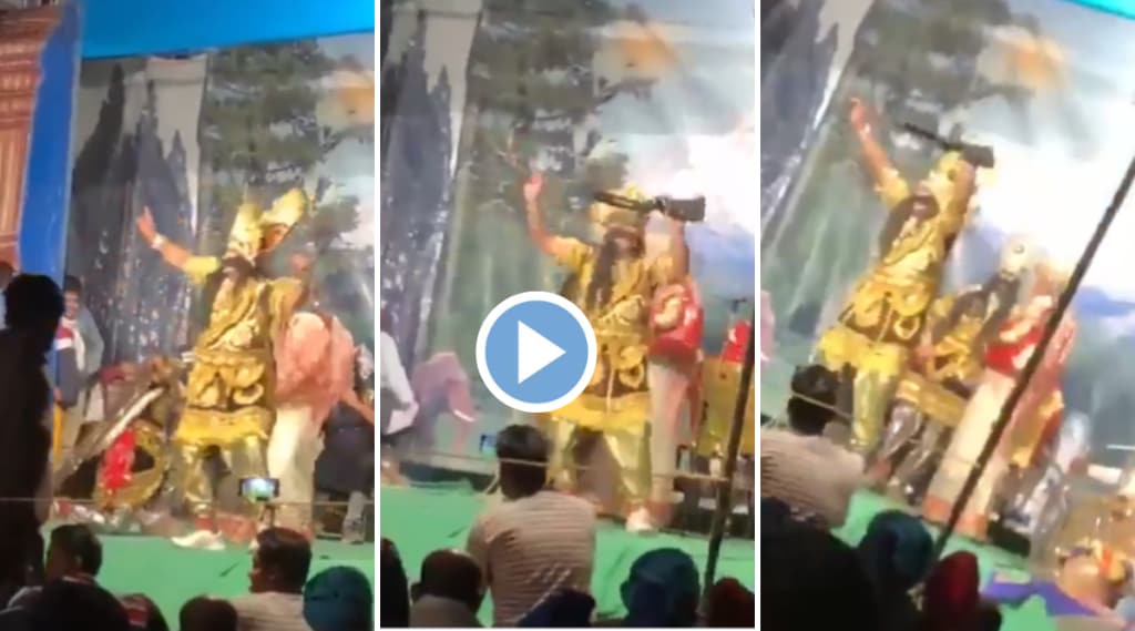 Viral video Ravana Doing Bhangara During Ramleela Ravana Dahan