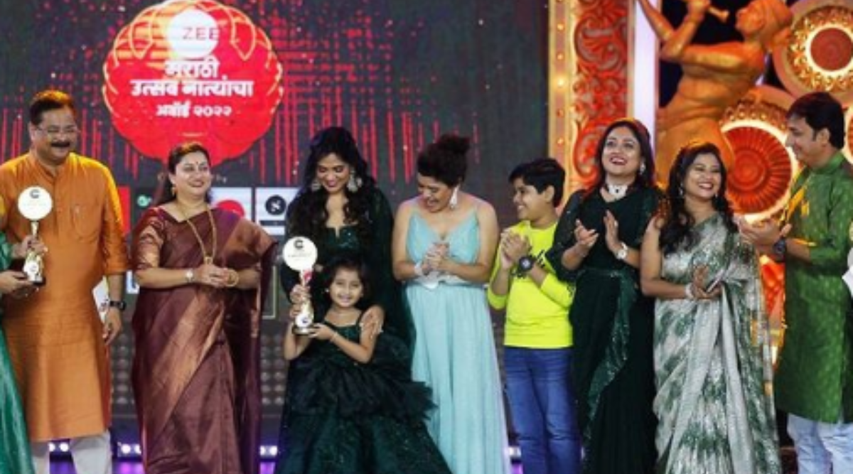 Zee Marathi Awards Majhi Tujhi Reshimgath Myra Vaikul New Look Pari Got best Child Actor Award