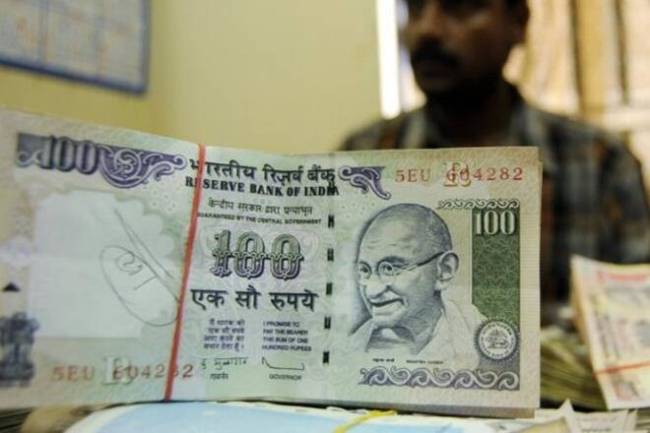 How Mahatma Gandhi became the only face on Indian currency when and where photo is clicked