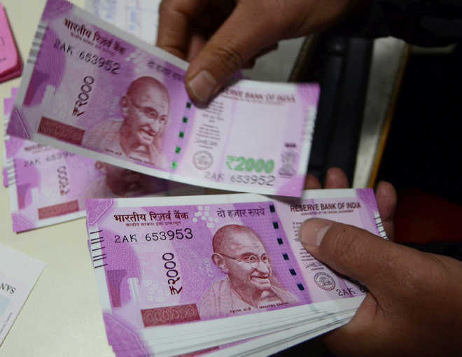 How Mahatma Gandhi became the only face on Indian currency when and where photo is clicked