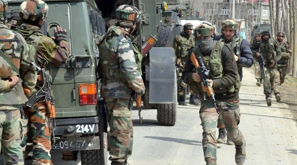 Jammu Kashmir: लष्कराने तीन दिवसात घेतला बदला, अधिकाऱ्याच्या हत्येत सहभागी दहशतवाद्यांना केलं ठार, चकमक अद्यापही सुरु